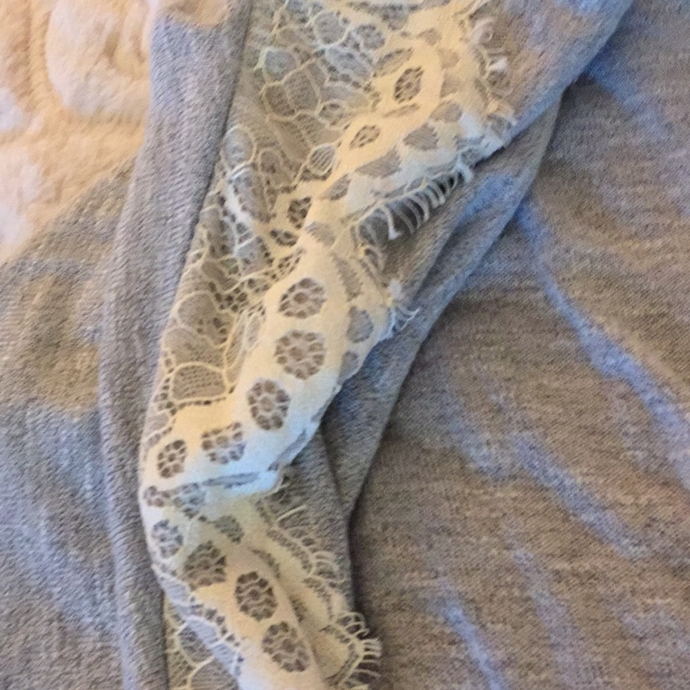 Top - Picture 2 of 3